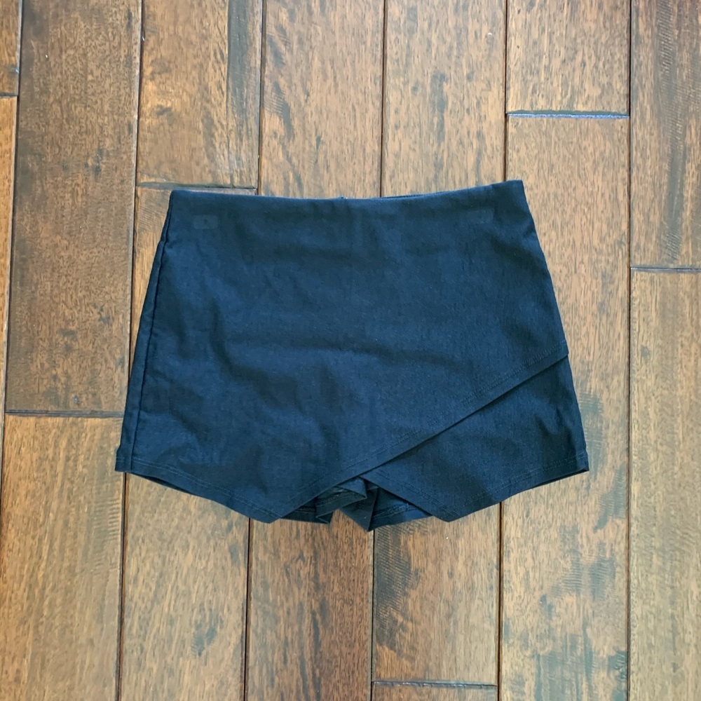 MOD on Trend Black Skort Size Medium